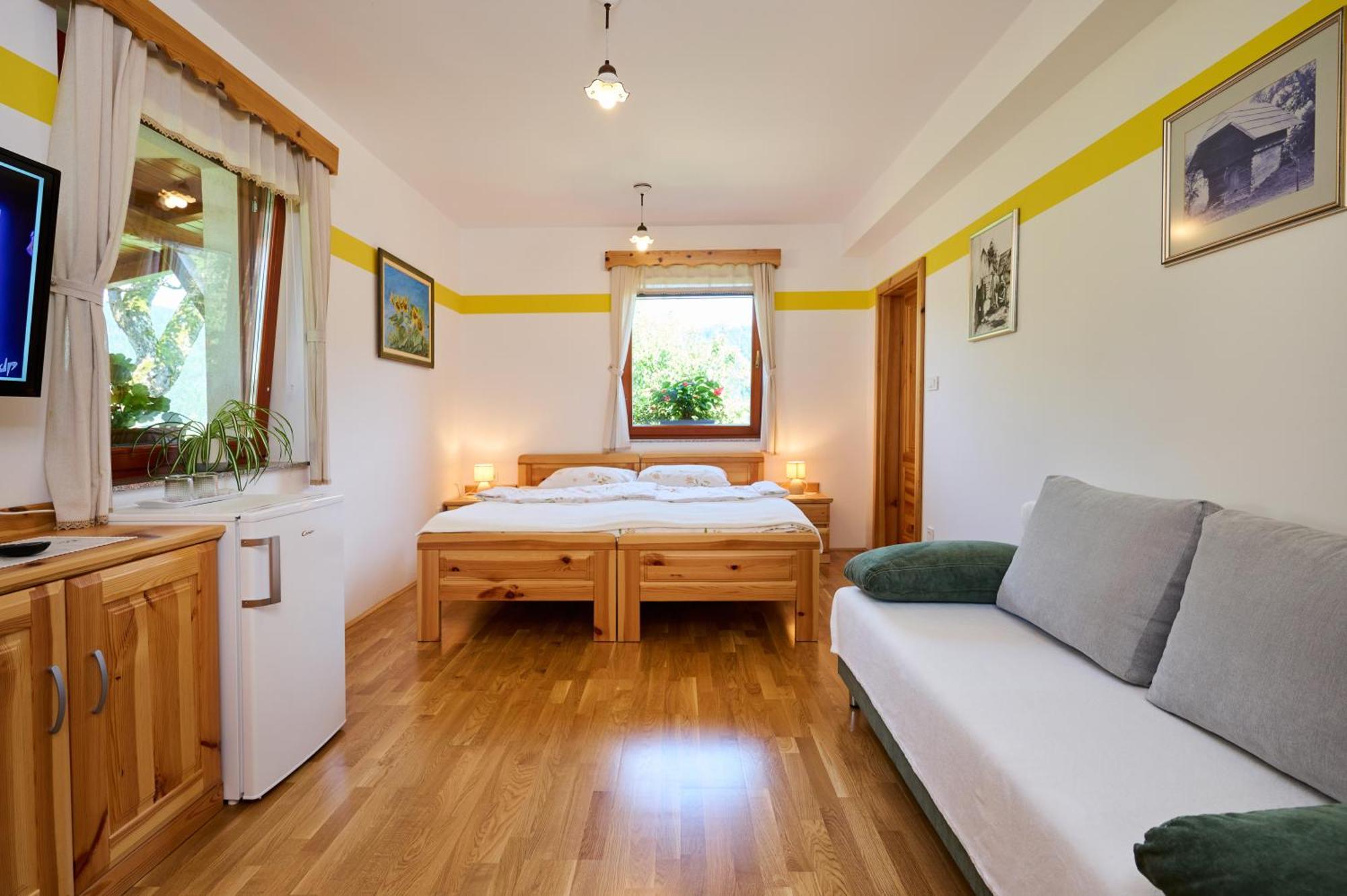 Apartments Organic Tourist Farm Gradisnik Prevalje Экстерьер фото