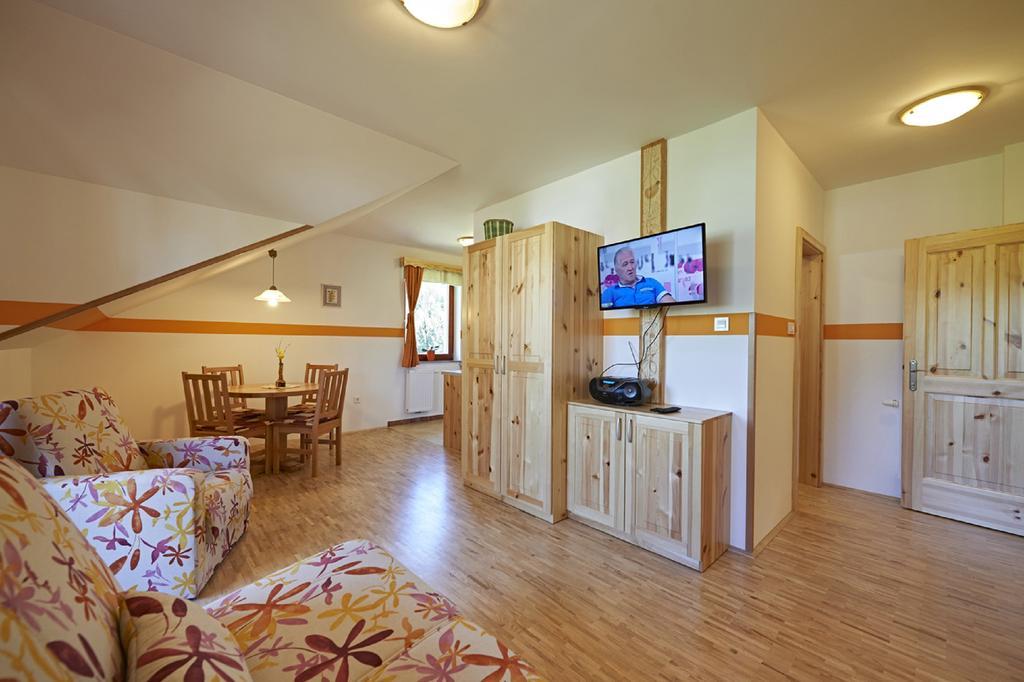 Apartments Organic Tourist Farm Gradisnik Prevalje Экстерьер фото